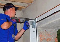 Trust Garage Door Miami, FL 786-465-3042 - repair-side